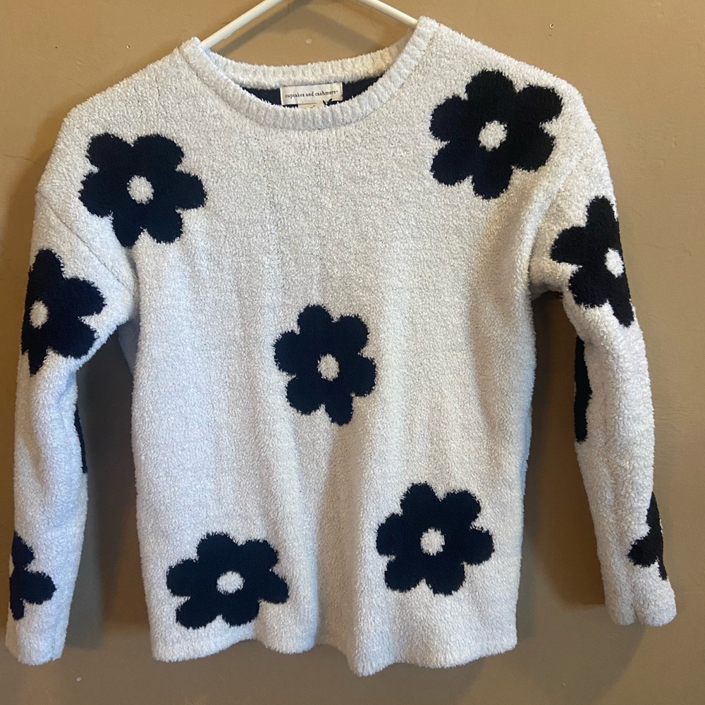 Cupcakes and Cashmere floral kids sweater white & black size medium polyester